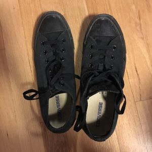 All-black converse low top
